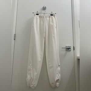 ARITZIA TNA White Parachute Pants in XS